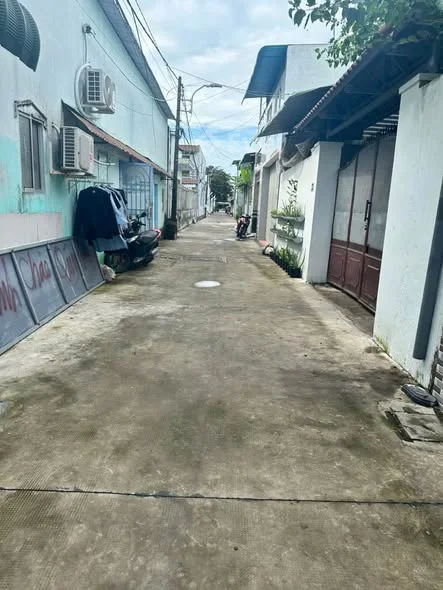 Nhà Trệt - Hẻm 154 - Nguyễn Thông ( Cách Nguyễn Thông 100m) —————— Giá: 2,2 tỷ Diện tích: 5 x 16 =