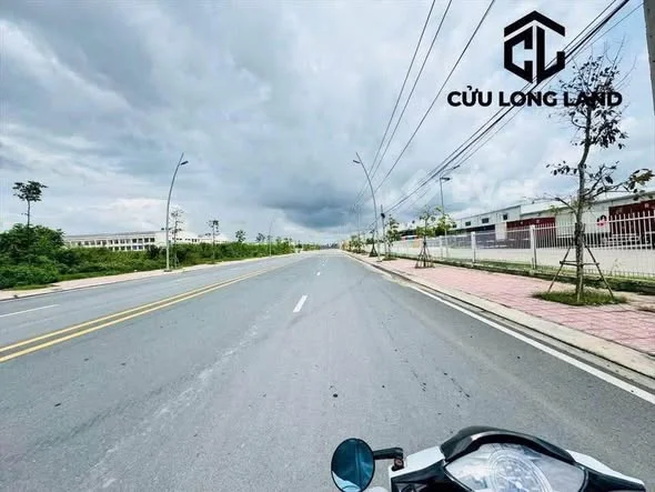 Kẹt Tiề.n Ăn Tết Cần Ra Gấp Nền 325m² ĐẤT THỔ CƯDiện tích: 9,2m × 32m (325m²)