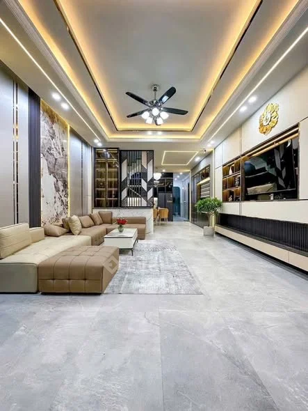 NHÀ PHỐ ĐẸP ĐƯỜNG D7 KDC HỒNG LOAN 1 TRỆT 2 LẦU CÓ THIẾT KẾ SANG TRỌNGCÓ HẺM THOÁT HIỂM BÊN HÔNG