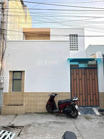 BÁN NHÀ TRỤC CHÍNH ĐẦU KHU DÂN CƯ - HẺM TỔ 1 ĐƯỜNG NGUYỄN VĂN LINH GẦN ĐẠI HỌC Y DƯỢC CẦN THƠ