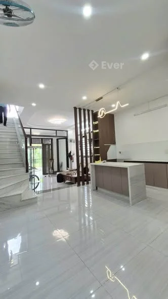 NHÀ TRỆT LẦU CÓ HẺM HONG 2M VÀ HẺM KT SAU 2M. CHỦ TỰ XÂY SIÊU KIÊN CỐ- D15 KDC HỒNG LOAN 6A