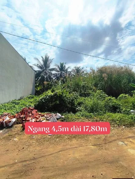 Bà Chị Cần Vốn Làm Ăn Bán cái nền ngay cây xăng số 1 đông bình, phường đông thành VL