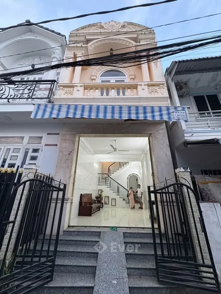 Hàng Hiếm. Trục chính hẻm 68 cmt8DT 4 x 12,47=51,9m2. H đông bắc.