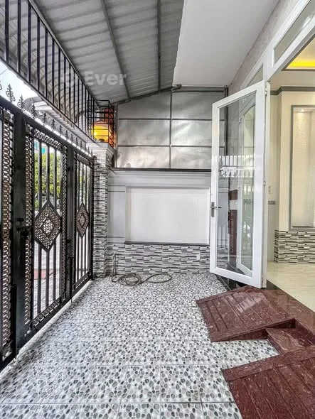 Giá 5 tỷ 450 triệu - chủ gửiNHÀ LẦU CAO CẤP MỚI ĐẸP KDC THỚI NHỰT 2KẾ ĐẠI HỌC Y DƯỢC CẦN THƠ