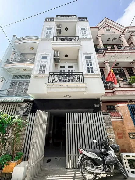 GIẢM MẠNH 200 TRIỆUGIÁ mới : 4 TỶ 200 TRIỆU thương lượngNHÀ BÁN HẺM 391 ĐƯỜNG 30/4