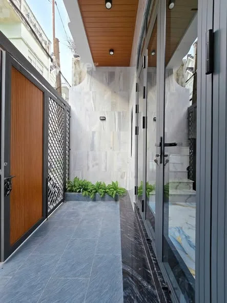 NHÀ ĐẸP TRUNG TÂM – HẺM THÔNG – FULL NỘI THẤT Hẻm 89 Huỳnh Thúc Kháng thông 182 Trần Hưng Đạo – vị