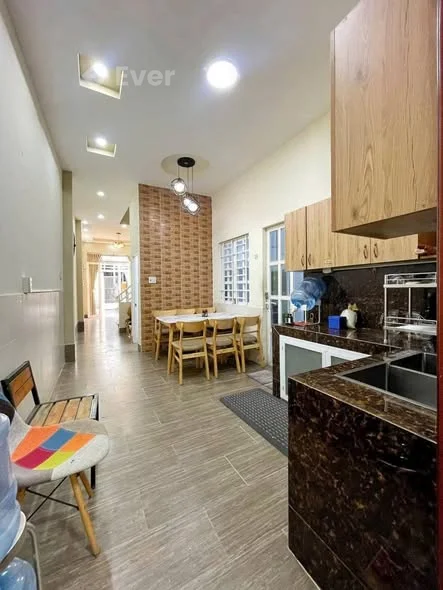 Giá 2,990 tỷ (TL, hỗ trợ NH k 2 tỷ) - chủ gửiNHÀ LẦU ĐẸP FULL NỘI THẤT NẰM GẦN CHỢ XUÂN KHÁNH