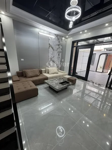 BÁN NHÀ 3 TẦNG MỚI – OTO 7 CHỖ ĐỖ TRONG SÂN N