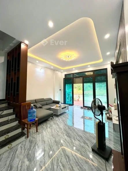 BÁN NHÀ 3 TẦNG – NAM HOÀNG ĐỒNG, TP LẠNG SƠN• Nhà mới, hướng Bắc