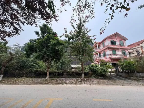 Bán lô đất mặt đường Văn Vỉ. Đường to rộng gấp đôi khu đô thị - 4 ô tô tránh nhau