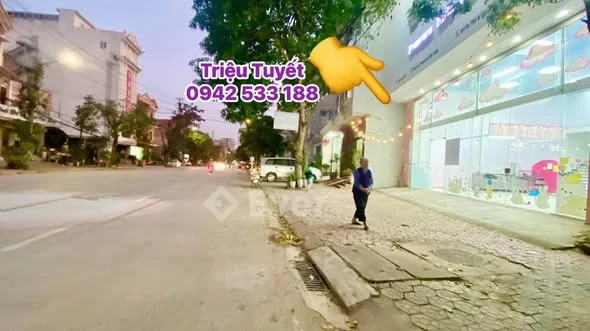 GÓC CHO THUÊ…Cho thuê nhà mặt phố Bà Triệu, vị trí kinh doanh đẹp - Thỏa thuận - 230m²