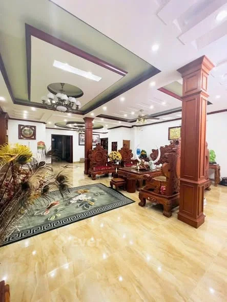 Gia ĐÌNH CHUYỂN VỀ QUÊ – CẦN NHƯỢNG LẠI NHÀ MẶT PHỐ ĐINH TIÊN HOÀNG Vị trí kim cương