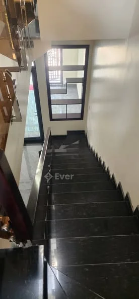 Bán vài căn nhà 3 tầng trung tâm thành phố, cách mặt đường Lê Đại Hành hơn trăm mét Dt: Hơn 60m2