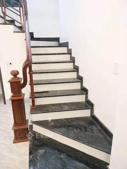Chủ gửi bán căn nhà 3 tầng mới hoàn thiện..trung tâm tp ngõ xe 16 chỗ.. - Thỏa thuận - 60m²