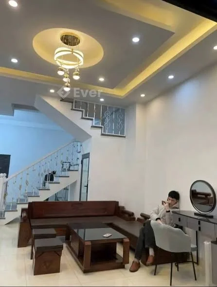 Bán nhà 3 tầng mới xây – gần Trần Đăng Ninh 95m², hướng Tây Ngõ