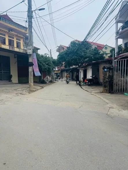 Cần bán gấp ô đất tặng nhà cấp 4, Ở mặt đường ba sơn cách Ngã Tư Nguyễn Phi Khanh tầm 200m. Đường r