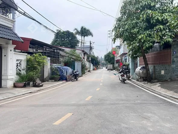 BÁN ĐẤT THÔN CO MĂN – Ô TÔ 16 CHỖ ĐỖ TẬN NƠI