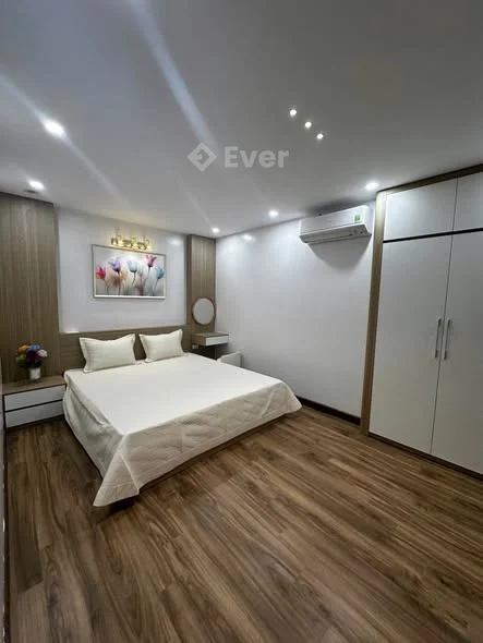 BÁN NHÀ 4,5 TẦNG – Cách đường bà triệu 50m Dien tich: 50m², mặt tiền ~5m