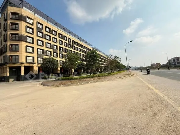 gia đình cần bán lô đất đẹp toạ lạc tại phai Ruốc, gần trường lái xe #Tùng_Linh ,