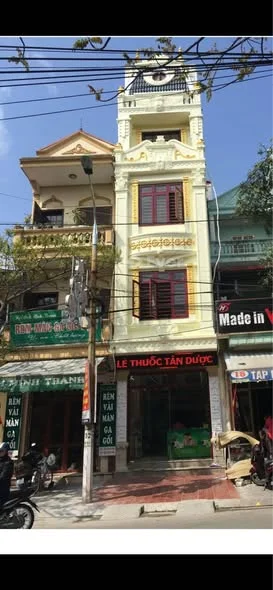 Gia Đình mình chuyển về quê ở nên cần nhượng lại ngôi nhà trên mặt đường Đinh Tiên Hoàng