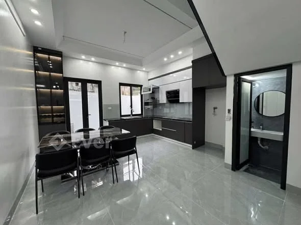 nhà mới đón Tết . bán nhà 3 tầng thuộc phường tam thanh , vị trí đường rộng xe đỗ cửa