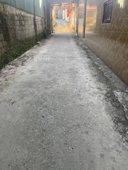 BÁN ĐẤT VĂN VỈ - NGAY CẠNH TÁI ĐỊNH CƯ PHAI LUÔNG • Diện tích: 83m², đất vuông vắn, dễ dàng xây dựng