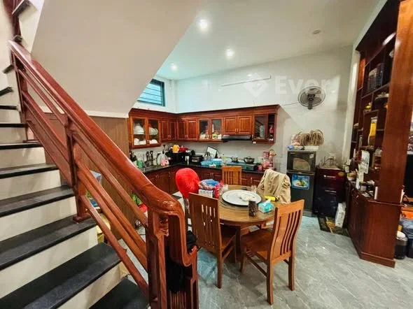 ban nhà ngõ 362 Ngô Quyền Diện tích: 62m² Có ga ra ô tô, ngõ ô tô tránh nhau