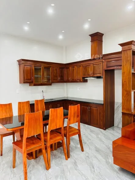 cần bán căn nhà 3 tầng vị trí sát tái định cư mai vị trí đường rộng xe 7 chỗ đỗ cửa