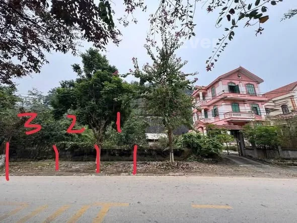 Bán lô đất mặt đường Văn Vỉ.Đường to rộng gấp 2 ô tô tránh nhau, phía trước lại là công viên