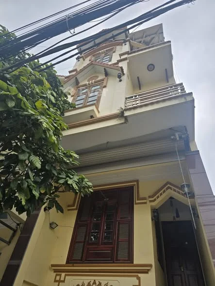 CHO THUÊ NHÀ LÂU DÀI – VỊ TRÍ ĐẸP MẶT ĐƯỜNG NGUYỄN DU