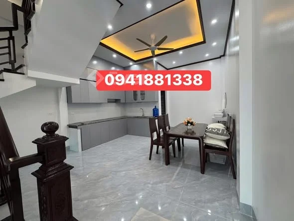 Bán nhà 3 tầng ở mặt đường văn vỉ, thuộc phường lương văn tri..\\