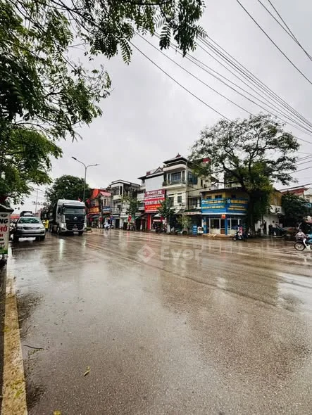 Gia đình chuyển chỗ ở chuyển nhượng căn nhà 3 tầng 93,7m2 mặt đường Ngô Quyền