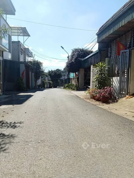 Chính chủ cần bán Lô Đất Tổ 5 Tân Phong Cách Quảng trường tỉnh vài 3 bước chân