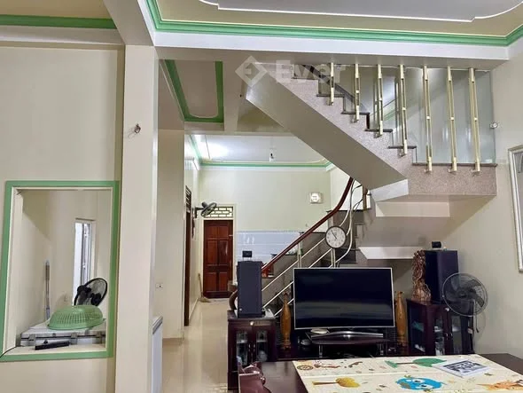 CĂN 3 TẦNG MẶT ĐƯỜNG KINH DOANH NGAY GẦN QUẢNG TRƯỜNG TỈNH