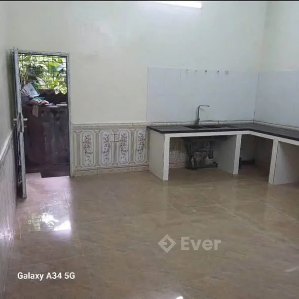 tài chinh 6xx có ngay 1 căn nhà c4 , đường to ô tô vào tận nơi , khu dân cư đông đúc