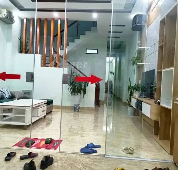 BÁN NHÀ Gia đình chuyển về quê. Cần bán ngôi nhà 2 tầng tâm huyết.