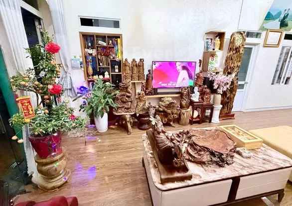 Duy nhất 1 căn cấp 4 tại phố phan chu chinh , diện tích 7x15m , đầy đủ công năng