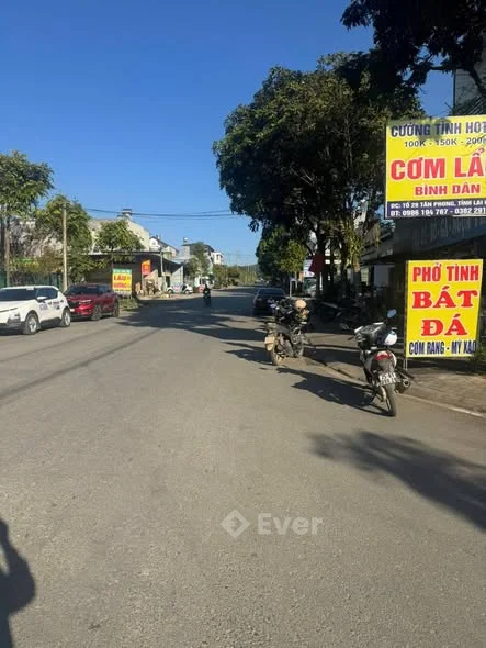 Bán lô đất thẳng bến xe sang gần phở bò bát đá cường tình vị trí : đường Tô Vĩnh Diện tổ 28