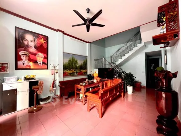 NHƯỢNG LẠI NHÀ 2 TẦNG – PHỐ LÊ THỊ HỒNG GẤM, PHỐ MỚI