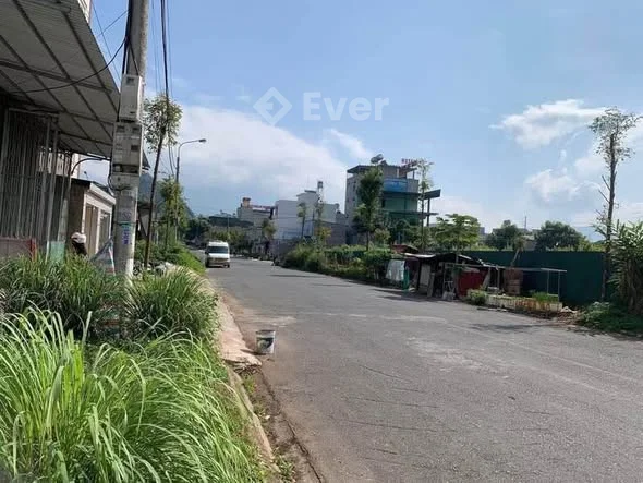 Gia chủ cần bán lô Đất đường nguyễn thái bình phường đông phong tỉnh lai châu