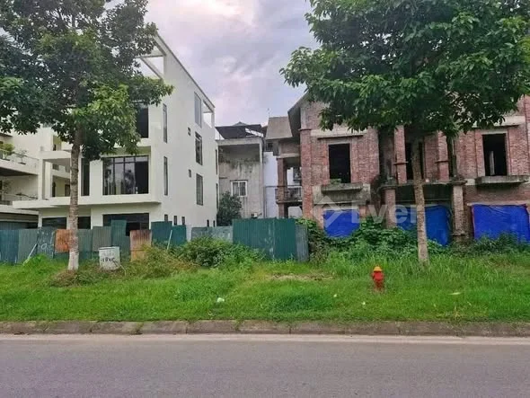 BĐS ĐẤT ĐỎ 24Bán BIỆT THỰ xây thô 3 tầng - Đại Lộ:TRẦN HƯNG ĐẠO