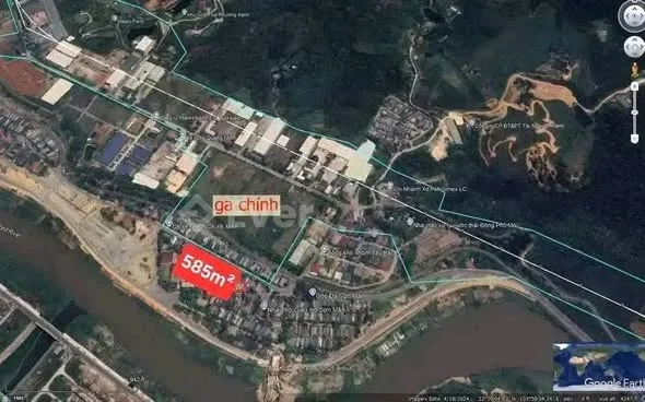 BĐS ĐẤT ĐỎ 24 Bán LÔ ĐẤT vip 585m²- - THỔ CƯ: 360m²(20m x 18m) ĐẤT LÕI 225m². Vị trí: Đối diện GA