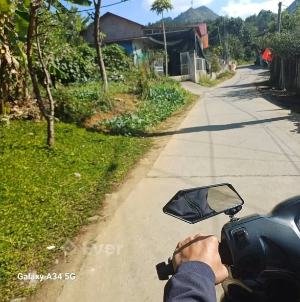 diện tích 10,4 x 31 trong đó có 110 m thổ cư còn lại là đất liền kề , đường to ô tô vào tận nơi