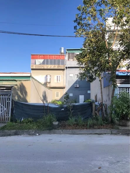 Đất cấp đối diện bến xe, chợ đầu mối tỉnh Lai Châu. Vị trí phố Tô Vĩnh Diện, giáp trường mầm non, TH