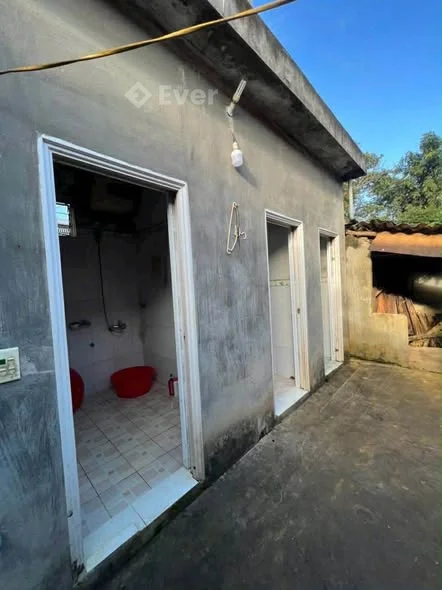 BÁN NHÀ MÁI BẰNG NGAY CHỢ ĐÊM SAN THÀNG GIA CHỦ CHUYỂN VỀ QUÊ NÊN BÁN, NHÀ LỘC LÁ LẮM AK