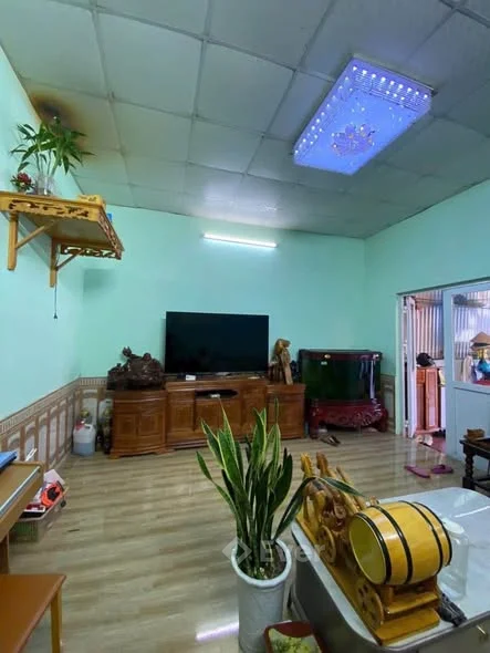 NHÀ CẤP 4 NGÕ Ô TÔ GẦN ĐƯỜNG TRẦN PHÚ. ĐỂ LẠI TẶNG CHỦ MỚI 1 SỐ NỘI THẤT NHÀ LUÔN!