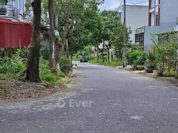 bán lô đất sau bảo hiểm xã hội tỉnh vị trí : đường Nguyễn đình chiểu p đông phong