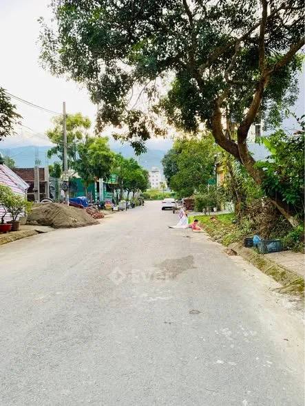 BÁN ĐẤT DẪY 2 MẶT ĐƯỜNG 58M TỈNH LAI CHÂU.