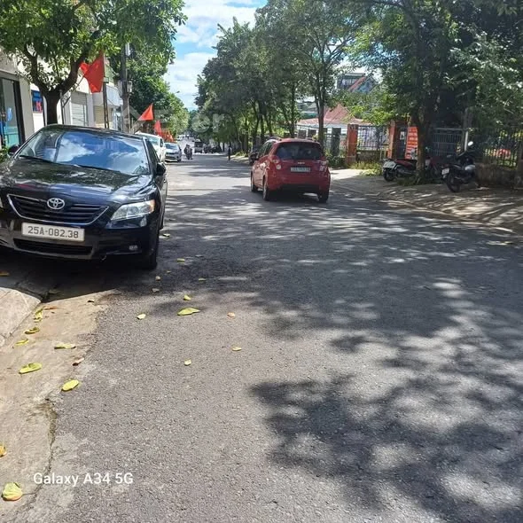 chính chủ chuyển nơi ở mới nay muốn bán nhanh căn nhà 2 tầng 1 tum