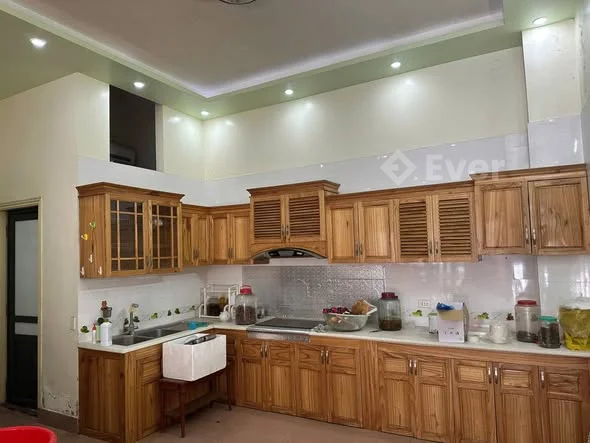 Bán Căn Nhà 3 Tầng 2 mặt tiền đẹp. Vi trí Tọa lạc Trên Đường Đại Lộ Lê Lợi.